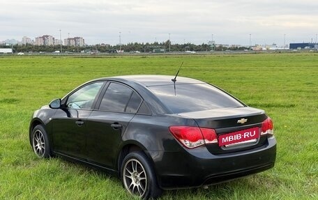 Chevrolet Cruze II, 2010 год, 550 000 рублей, 4 фотография