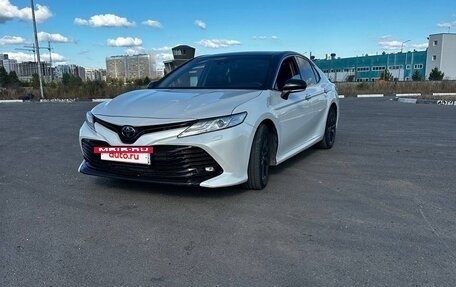 Toyota Camry, 2018 год, 2 750 000 рублей, 2 фотография