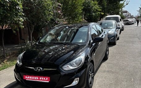 Hyundai Solaris II рестайлинг, 2012 год, 910 000 рублей, 2 фотография