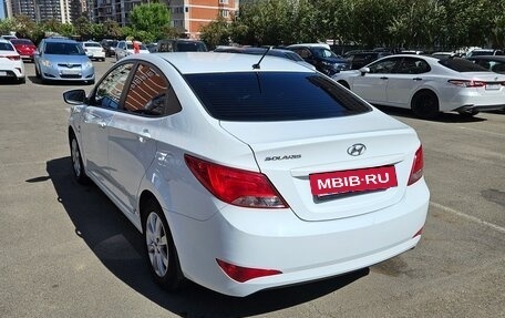 Hyundai Solaris II рестайлинг, 2015 год, 1 050 000 рублей, 4 фотография