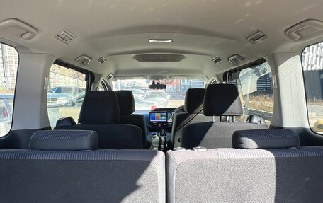 Toyota Voxy III, 2014 год, 1 850 000 рублей, 7 фотография