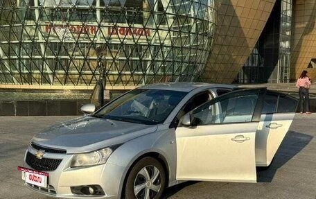 Chevrolet Cruze II, 2009 год, 545 000 рублей, 2 фотография