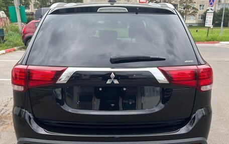 Mitsubishi Outlander III рестайлинг 3, 2019 год, 2 150 000 рублей, 4 фотография