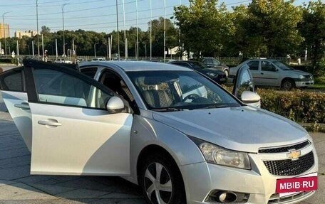 Chevrolet Cruze II, 2009 год, 545 000 рублей, 3 фотография