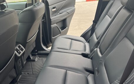Mitsubishi Outlander III рестайлинг 3, 2019 год, 2 150 000 рублей, 7 фотография