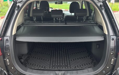 Mitsubishi Outlander III рестайлинг 3, 2019 год, 2 150 000 рублей, 6 фотография