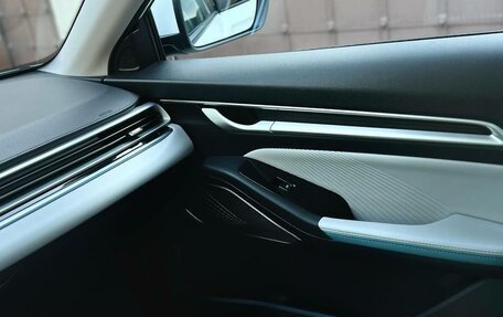 Geely Emgrand, 2023 год, 1 590 000 рублей, 4 фотография