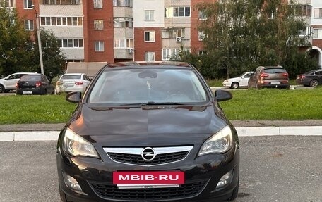 Opel Astra J, 2010 год, 720 000 рублей, 3 фотография