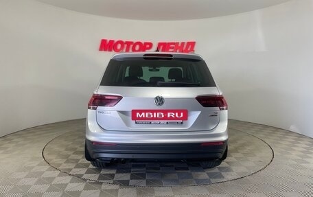 Volkswagen Tiguan II, 2017 год, 2 025 000 рублей, 5 фотография