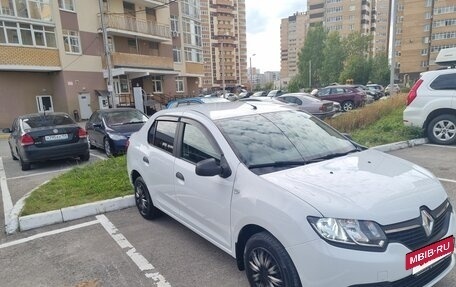 Renault Logan II, 2017 год, 700 000 рублей, 2 фотография