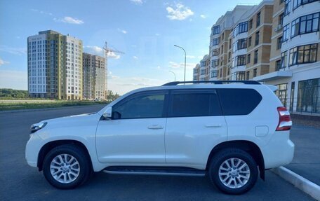 Toyota Land Cruiser Prado 150 рестайлинг 2, 2016 год, 3 980 000 рублей, 8 фотография