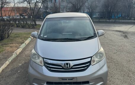 Honda Freed I, 2013 год, 899 000 рублей, 2 фотография