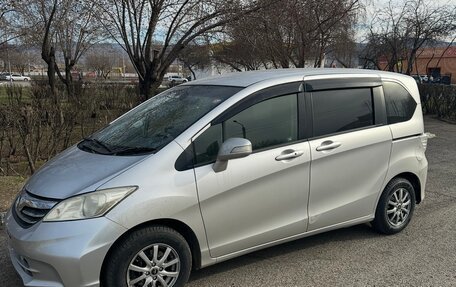 Honda Freed I, 2013 год, 899 000 рублей, 3 фотография
