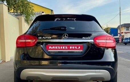 Mercedes-Benz GLA, 2015 год, 1 850 000 рублей, 6 фотография