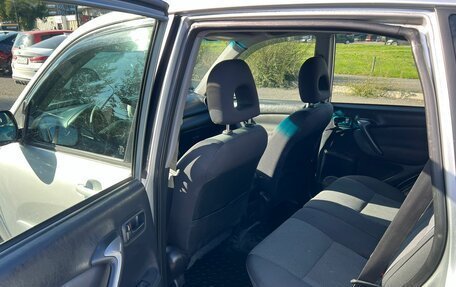 Toyota RAV4, 2005 год, 989 000 рублей, 11 фотография