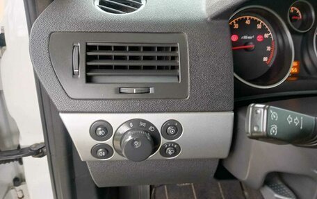 Opel Astra H, 2011 год, 750 000 рублей, 6 фотография