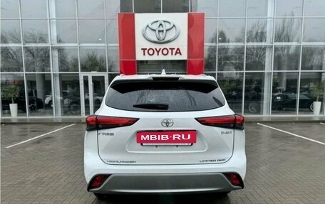 Toyota Highlander, 2025 год, 6 100 000 рублей, 7 фотография