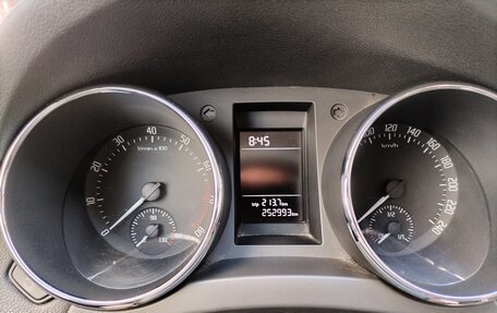 Skoda Yeti I рестайлинг, 2017 год, 1 100 000 рублей, 6 фотография