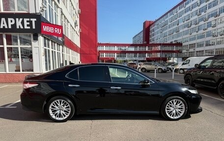 Toyota Camry, 2020 год, 2 900 000 рублей, 4 фотография