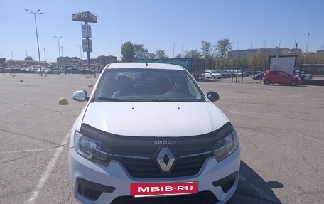 Renault Logan II, 2019 год, 745 000 рублей, 2 фотография