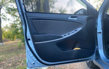 Hyundai Solaris II рестайлинг, 2011 год, 655 000 рублей, 14 фотография