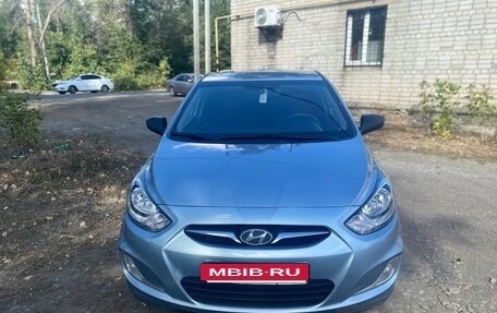 Hyundai Solaris II рестайлинг, 2011 год, 655 000 рублей, 2 фотография