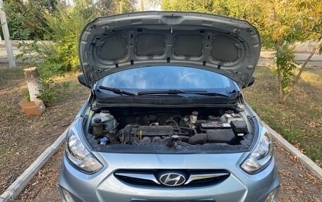 Hyundai Solaris II рестайлинг, 2011 год, 655 000 рублей, 15 фотография