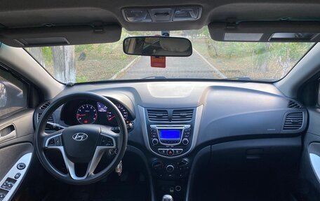 Hyundai Solaris II рестайлинг, 2011 год, 655 000 рублей, 17 фотография
