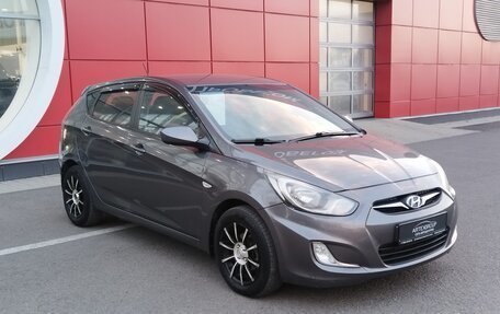 Hyundai Solaris II рестайлинг, 2013 год, 700 000 рублей, 3 фотография