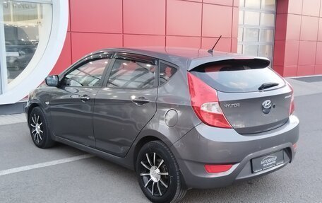 Hyundai Solaris II рестайлинг, 2013 год, 700 000 рублей, 5 фотография