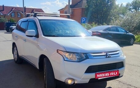 Mitsubishi Outlander III рестайлинг 3, 2014 год, 1 150 000 рублей, 4 фотография