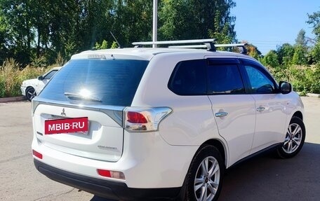 Mitsubishi Outlander III рестайлинг 3, 2014 год, 1 150 000 рублей, 3 фотография
