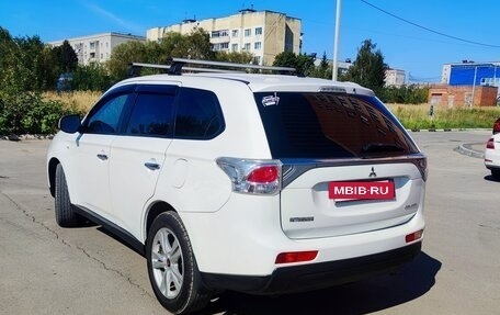 Mitsubishi Outlander III рестайлинг 3, 2014 год, 1 150 000 рублей, 2 фотография