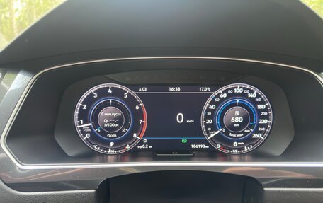 Volkswagen Tiguan II, 2017 год, 1 990 000 рублей, 11 фотография