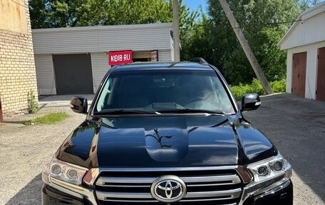 Toyota Land Cruiser 200, 2016 год, 6 800 000 рублей, 1 фотография