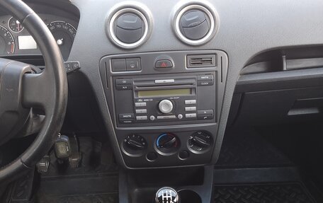 Ford Fusion I, 2006 год, 250 000 рублей, 6 фотография