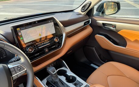 Toyota Highlander, 2025 год, 4 799 000 рублей, 17 фотография