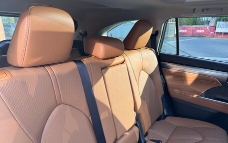 Toyota Highlander, 2025 год, 4 799 000 рублей, 27 фотография