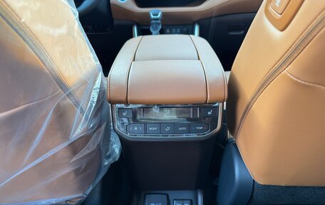 Toyota Highlander, 2025 год, 4 799 000 рублей, 29 фотография
