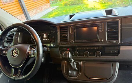 Volkswagen Caravelle T6 рестайлинг, 2018 год, 3 950 000 рублей, 20 фотография