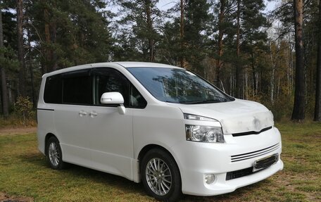Toyota Voxy II, 2008 год, 1 250 000 рублей, 2 фотография