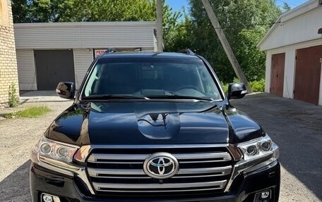 Toyota Land Cruiser 200, 2016 год, 6 800 000 рублей, 13 фотография