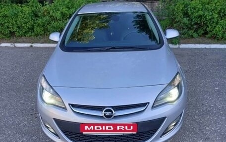 Opel Astra J, 2012 год, 600 000 рублей, 2 фотография