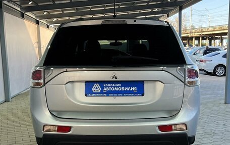 Mitsubishi Outlander III рестайлинг 3, 2014 год, 1 499 000 рублей, 4 фотография