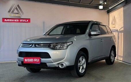 Mitsubishi Outlander III рестайлинг 3, 2014 год, 1 499 000 рублей, 1 фотография