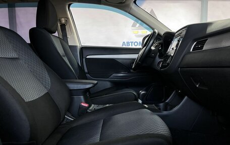 Mitsubishi Outlander III рестайлинг 3, 2014 год, 1 499 000 рублей, 11 фотография