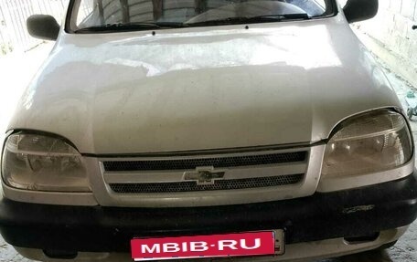 Chevrolet Niva I рестайлинг, 2004 год, 270 000 рублей, 1 фотография