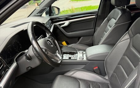 Volkswagen Touareg III, 2018 год, 5 500 000 рублей, 11 фотография