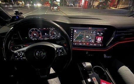 Volkswagen Touareg III, 2018 год, 5 500 000 рублей, 24 фотография