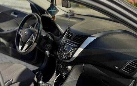 Hyundai Solaris II рестайлинг, 2011 год, 550 000 рублей, 11 фотография